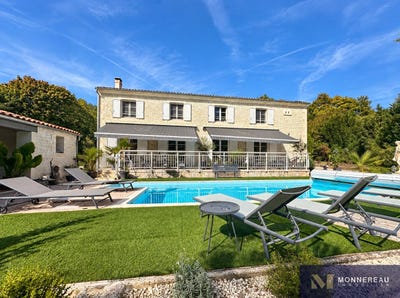 /international/fr/saintes-charente-310120049584/