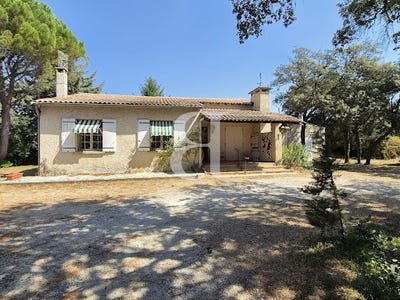 /international/fr/uchaux-provence-alpes-cote-d-azur-310109934581/