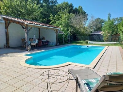 /international/fr/jonzac-charente-310106548318/