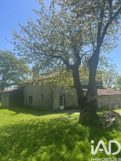 /international/fr/la-foret-sur-sevre-charente-310107470518/
