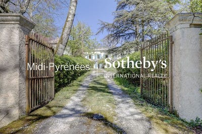 /international/fr/castres-midi-pyrenees-310105823562/