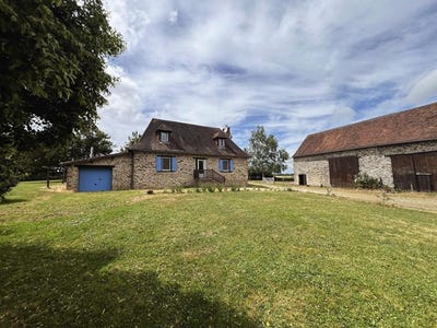 /international/fr/jumilhac-le-grand-aquitaine-310108651949/