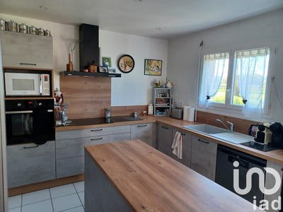/international/fr/saint-seurin-sur-l-isle-aquitaine-310098472348/