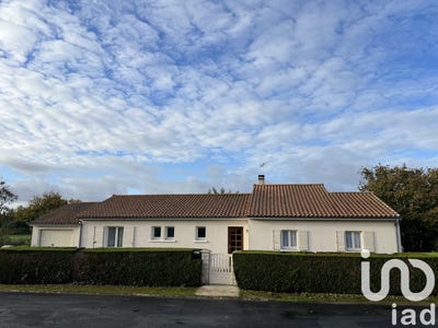 /international/fr/lezay-charente-310103614328/