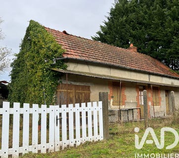 /international/fr/villeneuve-sur-allier-auvergne-310104888081/