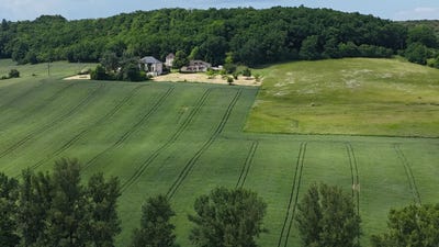 /international/fr/hautefage-la-tour-aquitaine-310100701670/