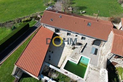 /international/fr/polignac-charente-310107948975/