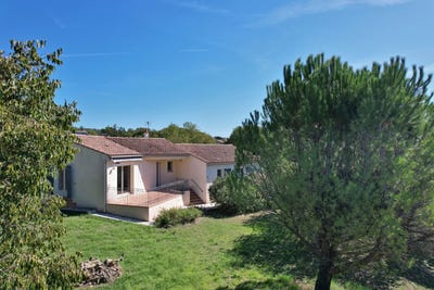 /international/fr/uzes-aquitaine-310102440593/