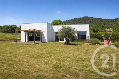 /international/fr/goudargues-languedoc-roussillon-310107565856/