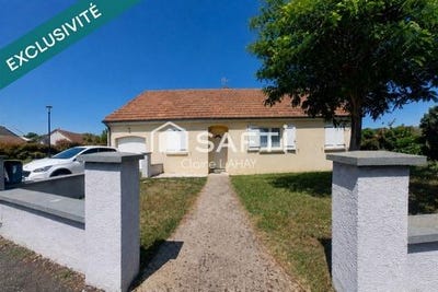 /international/fr/saint-jean-du-bois-pays-de-la-loire-310108927232/