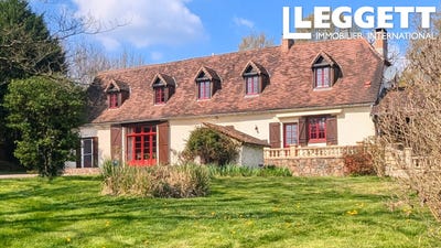 /international/fr/saint-paul-la-roche-aquitaine-310106793141/