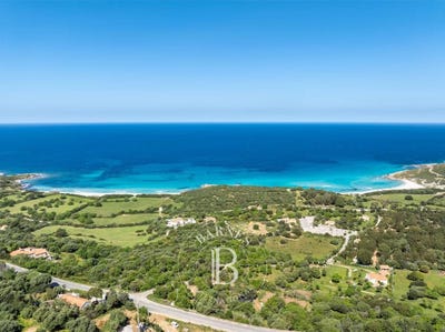 /international/fr/l-ile-rousse-corsica-310108183721/