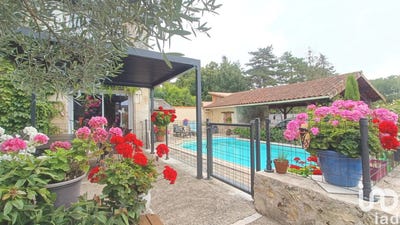 /international/fr/migne-auxances-charente-310096924450/