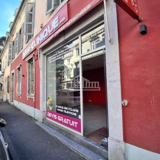/international/fr/rue-ferrere-tarbes-midi-pyrenees-310103014851/