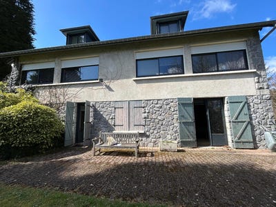 /international/fr/saint-exupery-les-roches-limousin-310099950687/