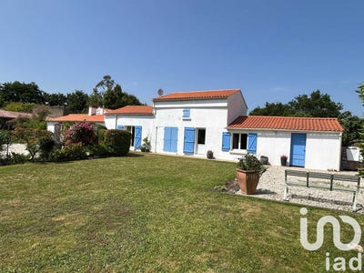 /international/fr/la-chapelle-hermier-pays-de-la-loire-310102839962/