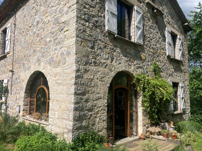 /international/fr/puivert-languedoc-roussillon-310108138077/
