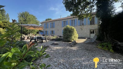/international/fr/saint-georges-des-agouts-charente-310109176722/
