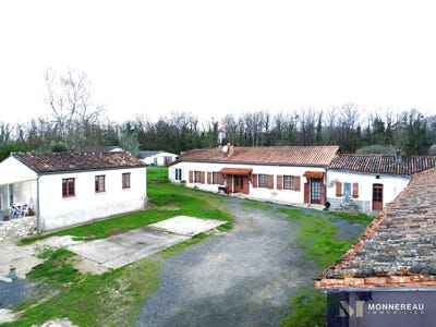 /international/fr/baignes-sainte-radegonde-charente-310106505879/