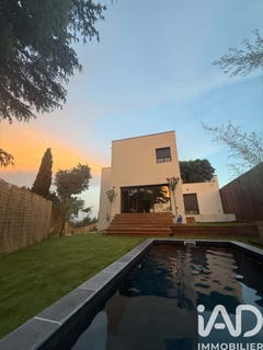 /international/fr/tavel-languedoc-roussillon-310108862724/?lang=th