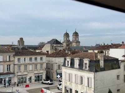/international/fr/st-jean-d-angely-charente-120097945320/