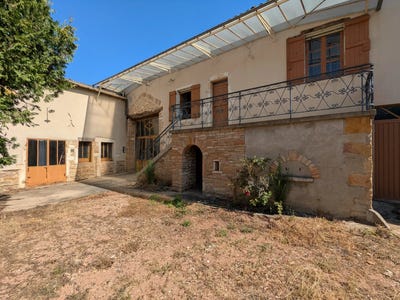 /international/fr/saint-maurice-de-satonnay-burgundy-310100659780/