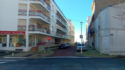 /international/fr/royan-charente-310098878434/