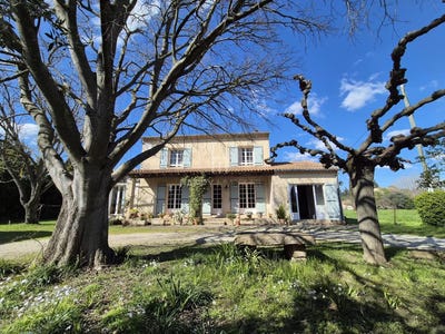 /international/fr/maillane-provence-alpes-cote-d-azur-310100610020/