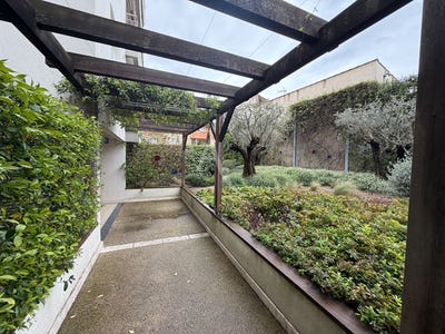 /international/fr/nimes-languedoc-roussillon-310107468289/