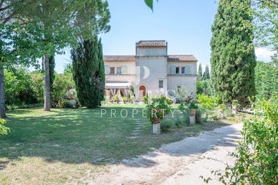 /international/fr/saint-etienne-du-gres-provence-alpes-cote-d-azur-310100824593/