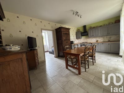 /international/fr/monts-sur-guesnes-charente-310106574102/