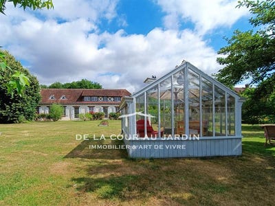 /international/fr/la-couture-boussey-upper-normandy-310101111184/