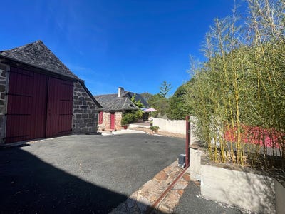 /international/fr/saint-bonnet-la-riviere-limousin-310120048145/