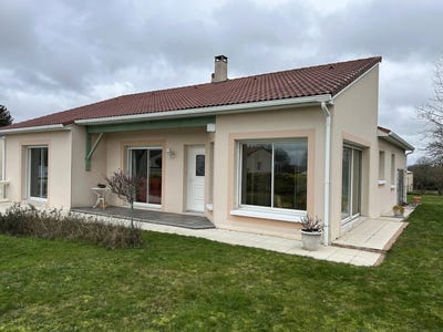 /international/fr/courlay-charente-310105382590/