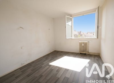 /international/fr/montlucon-auvergne-310103813800/