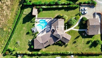 /international/fr/fronton-midi-pyrenees-310100498265/