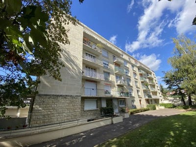 /international/fr/mantes-la-jolie-ile-de-france-310100992694/