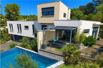 /international/fr/nimes-languedoc-roussillon-310107968267/