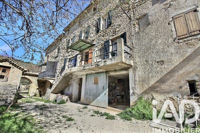 /international/fr/montbrun-les-bains-rhone-310106857476/