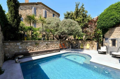 /international/fr/uzes-languedoc-roussillon-310109050208/?lang=fr