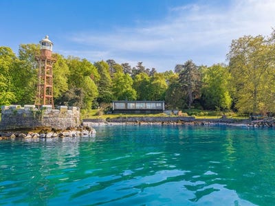 /international/fr/evian-les-bains-rhone-310107839221/