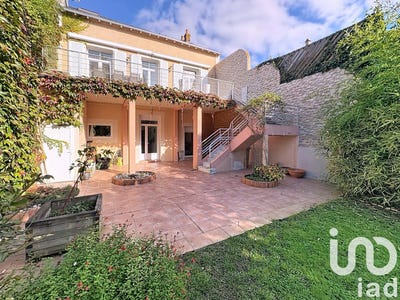 /international/fr/parthenay-charente-310102962651/