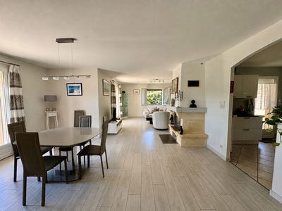 /international/fr/la-roche-blanche-auvergne-310109220399/