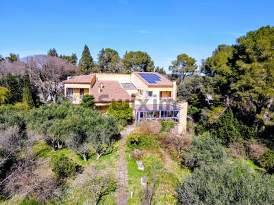 /international/fr/nimes-languedoc-roussillon-310106283422/