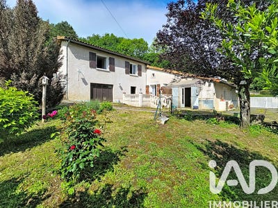 /international/fr/javerlhac-et-la-chapelle-saint-robert-aquitaine-310108700246/