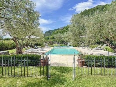/international/fr/gonfaron-provence-alpes-cote-d-azur-310099710522/