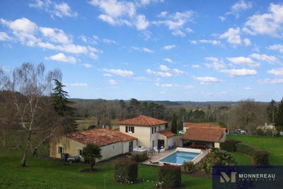 /international/fr/oriolles-charente-310105924308/