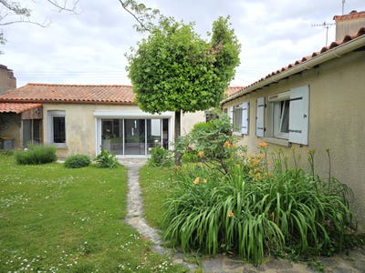 /international/fr/cholet-pays-de-la-loire-310108403364/