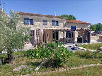 /international/fr/puy-du-lac-charente-310108833591/