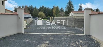 /international/fr/orleat-auvergne-310103194694/?lang=it